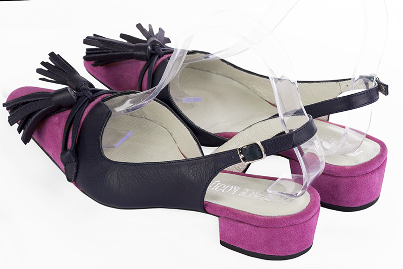 Shocking pink and navy blue women's open back shoes, with a knot. Tapered toe. Low block heels. Rear view - Florence KOOIJMAN